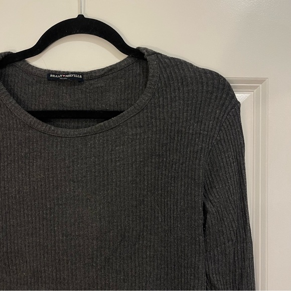 OS | Women’s Brandy Melville Ribbed Long Sleeve Shirt in Dark Gray - Picture 2 of 3